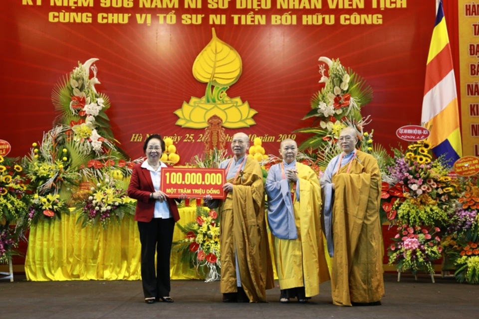 Học viện Phật giáo Việt Nam trao tặng Quỹ Khuyến học Việt Nam 100 triệu đồng - 3 Học viện Phật giáo Việt Nam trao tặng Quỹ Khuyến học Việt Nam 100 triệu đồng - 3