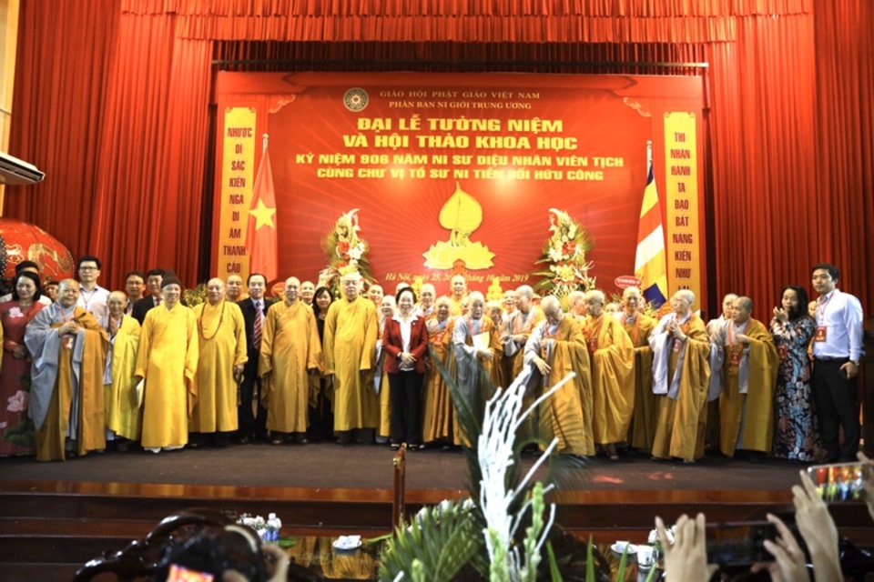 Học viện Phật giáo Việt Nam trao tặng Quỹ Khuyến học Việt Nam 100 triệu đồng - 11 Học viện Phật giáo Việt Nam trao tặng Quỹ Khuyến học Việt Nam 100 triệu đồng - 11