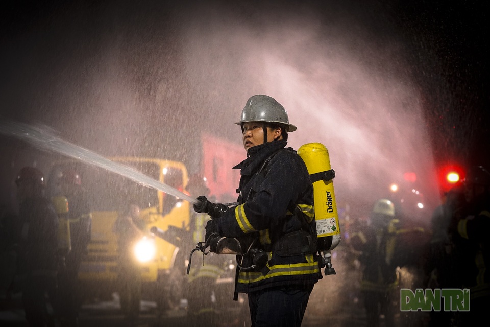 Gay cấn màn diễn tập cứu nạn bên trong hầm vượt sông Sài Gòn - 7 Gay cấn màn diễn tập cứu nạn bên trong hầm vượt sông Sài Gòn - 7