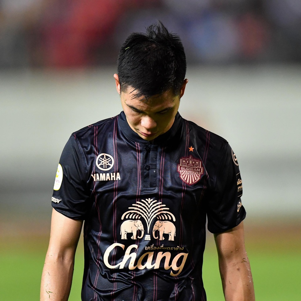Supachai, Supachok bật khóc sau khi Buriram mất chức vô địch Thai League - 4 Supachai, Supachok bật khóc sau khi Buriram mất chức vô địch Thai League - 4