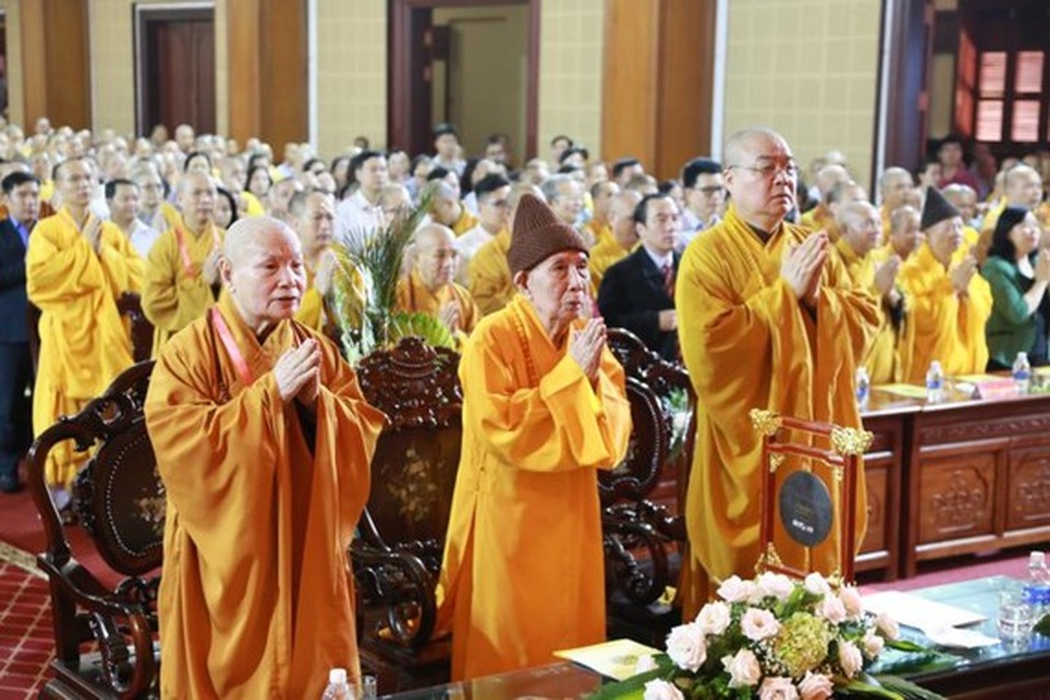 Học viện Phật giáo Việt Nam trao tặng Quỹ Khuyến học Việt Nam 100 triệu đồng - 1 Học viện Phật giáo Việt Nam trao tặng Quỹ Khuyến học Việt Nam 100 triệu đồng - 1