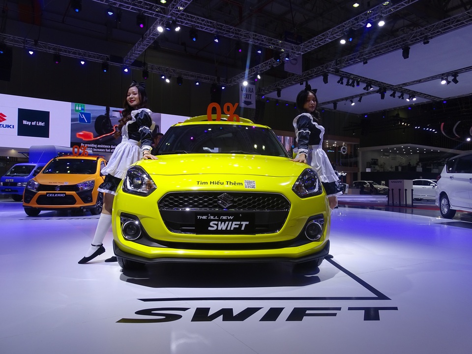 Chiêm ngưỡng vẻ thể thao của Suzuki Swift tại Triển lãm ô tô Việt Nam 2019 - 3 Chiêm ngưỡng vẻ thể thao của Suzuki Swift tại Triển lãm ô tô Việt Nam 2019 - 3