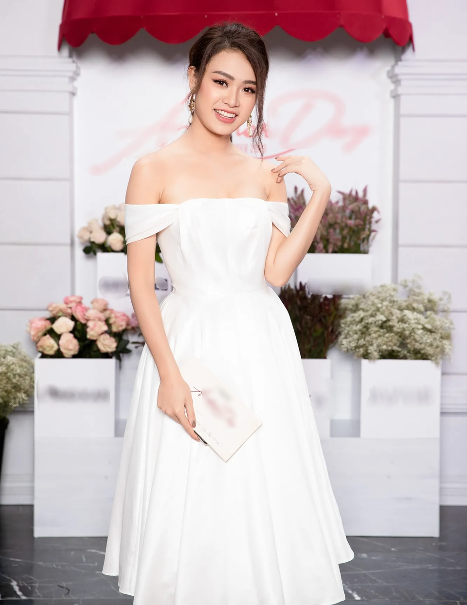 Đông Nhi - Ông Cao Thắng mặc như cô dâu chú rể trước “đám cưới thế kỷ” - 26 Đông Nhi - Ông Cao Thắng mặc như cô dâu chú rể trước “đám cưới thế kỷ” - 26
