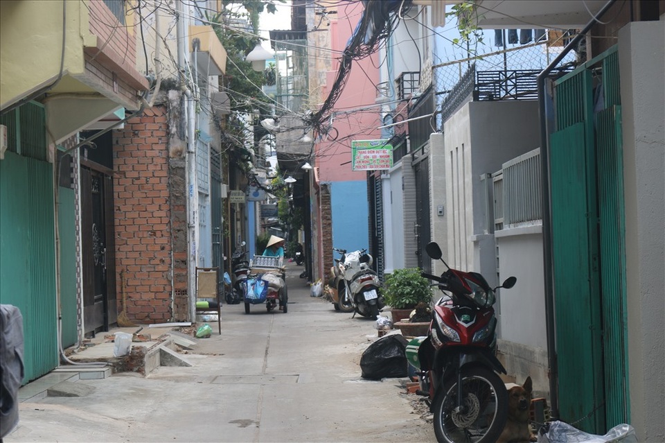 Người bình dân hiến đất mở đường chê đại gia chiếm hẻm thành của riêng - 2 Người bình dân hiến đất mở đường chê đại gia chiếm hẻm thành của riêng - 2