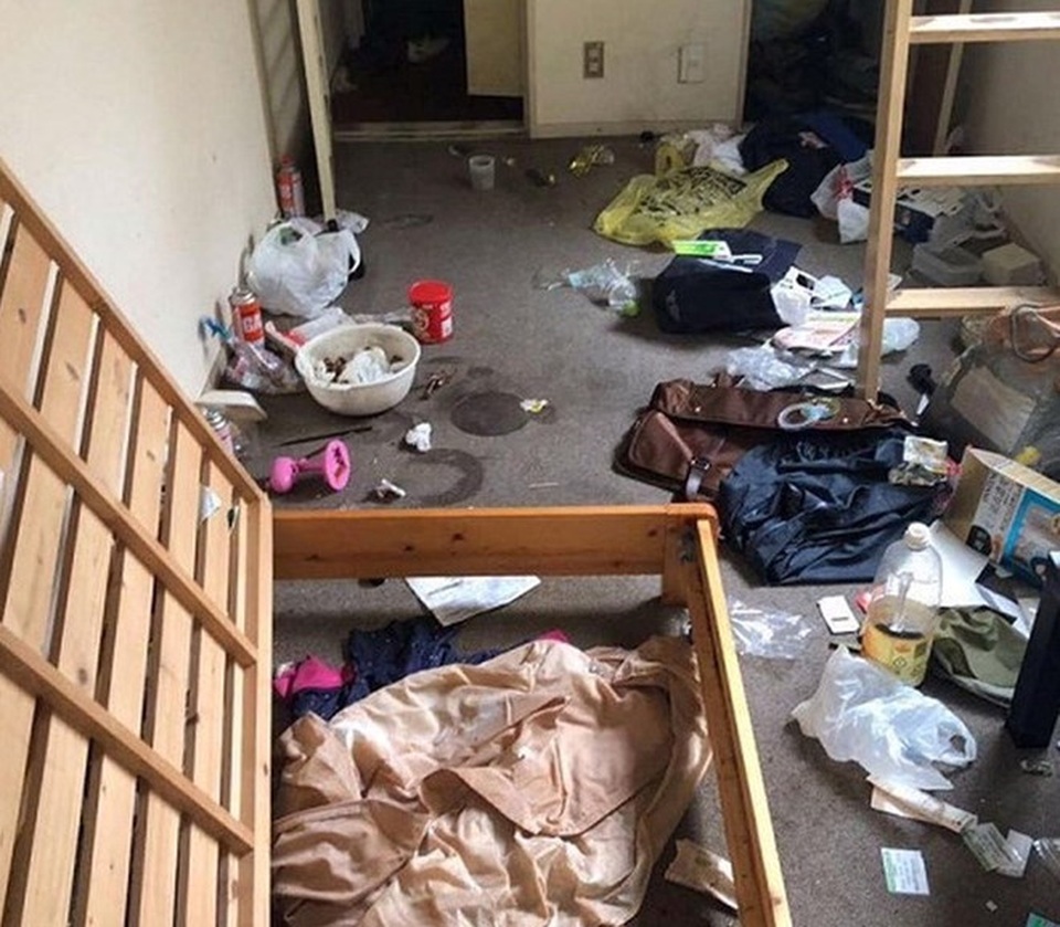 Choáng váng với những căn nhà trọ bẩn như bãi rác khiến chủ nhà sốc nặng - 10 Choáng váng với những căn nhà trọ bẩn như bãi rác khiến chủ nhà sốc nặng - 10