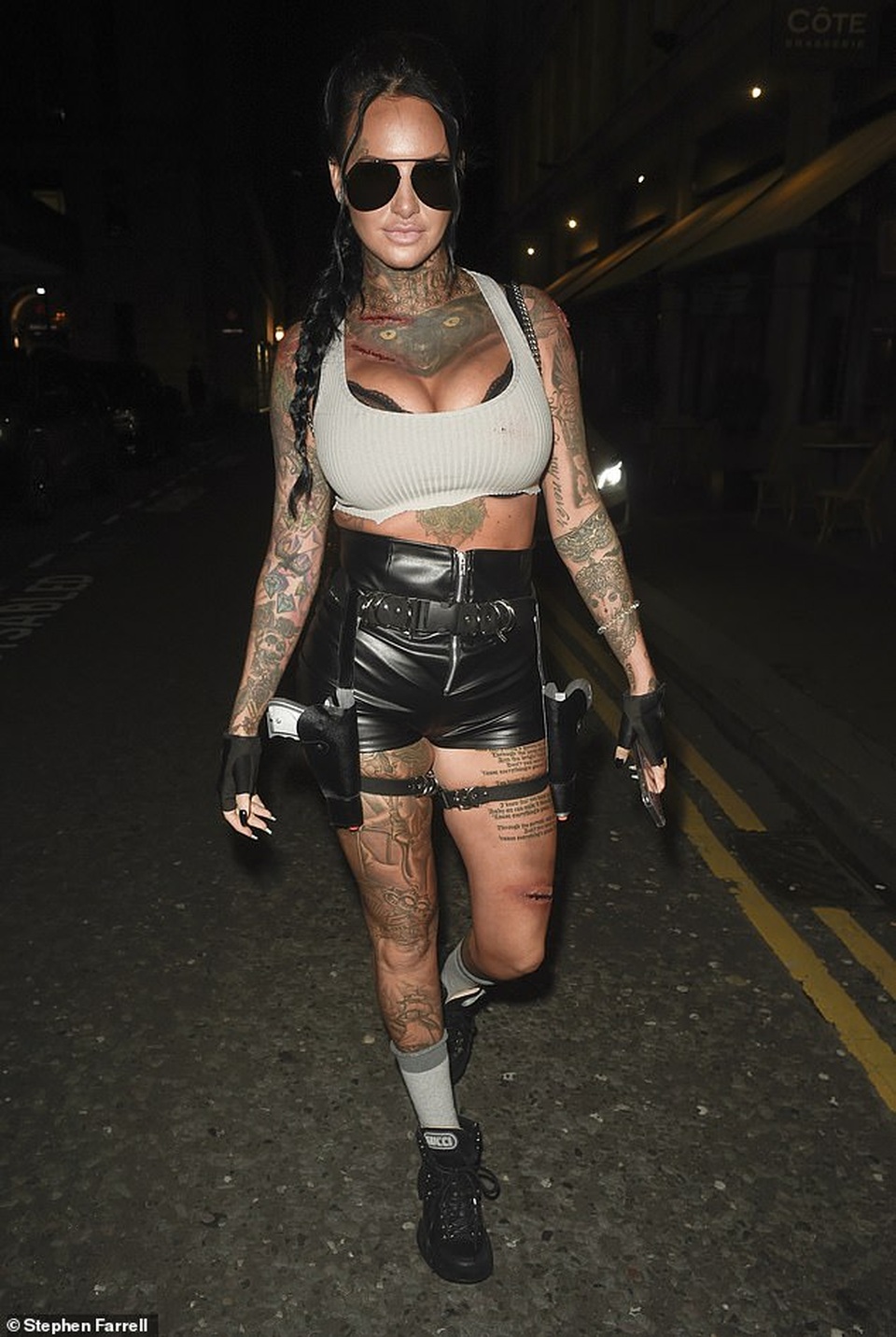 Demi Rose diện trang phục hở bạo dự tiệc Halloween - 8 Demi Rose diện trang phục hở bạo dự tiệc Halloween - 8