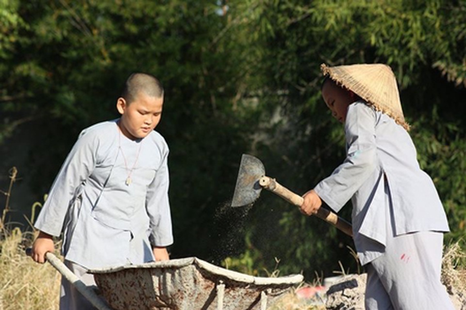 Chú tiểu hoàn tục mang ba cái tên “đặc biệt” trở thành cử nhân kinh tế - 7 Chú tiểu hoàn tục mang ba cái tên “đặc biệt” trở thành cử nhân kinh tế - 7