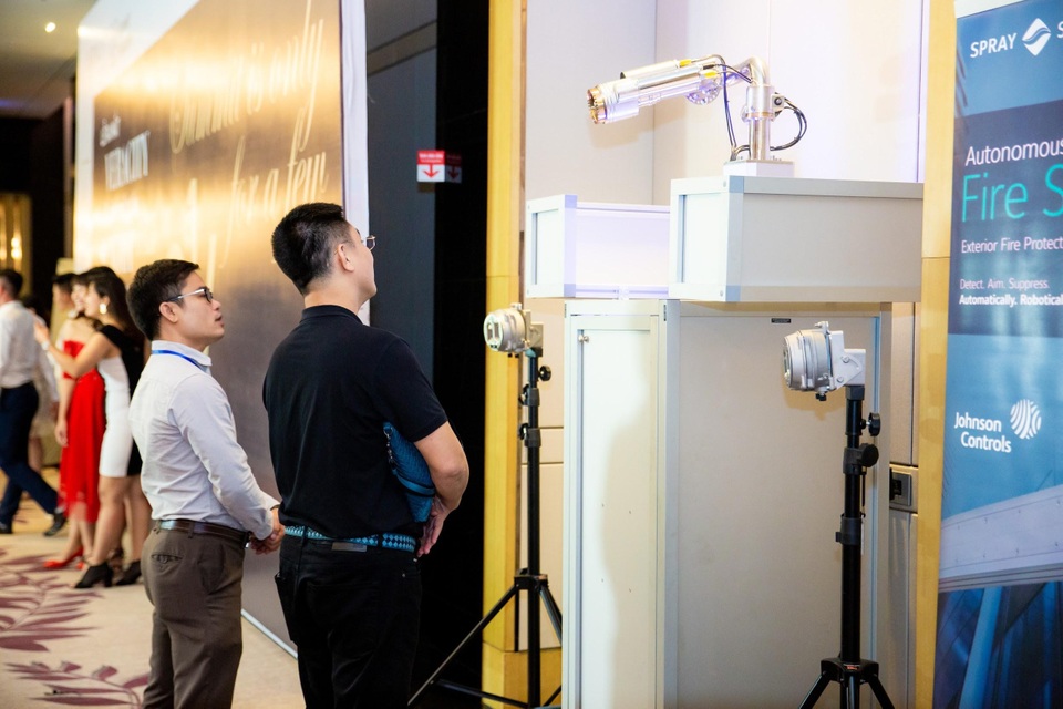 Vén bức màn buổi lễ kín của chủ đầu tư Veracity - 7 Vén bức màn buổi lễ kín của chủ đầu tư Veracity - 7