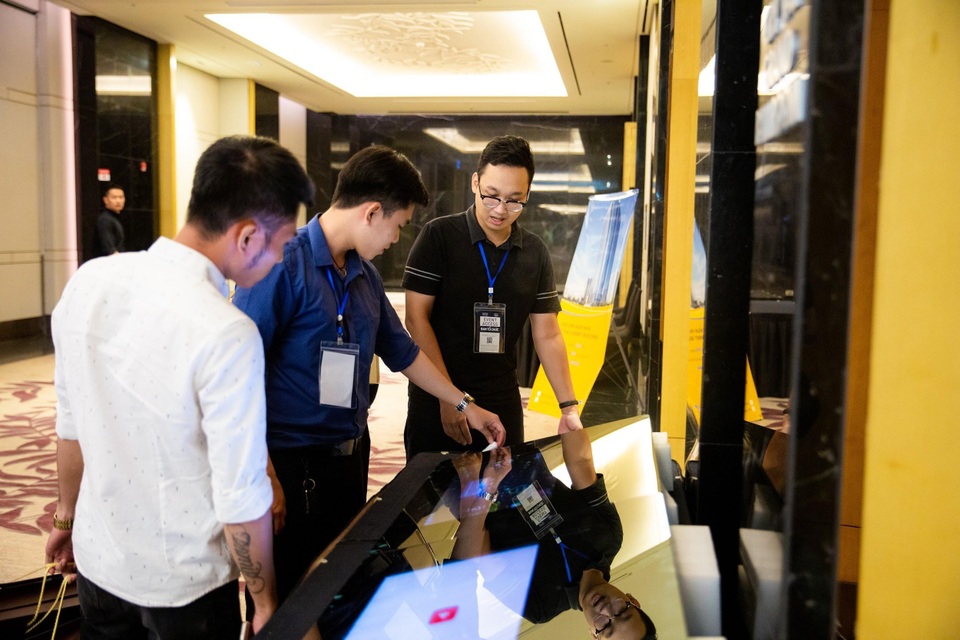 Vén bức màn buổi lễ kín của chủ đầu tư Veracity - 9 Vén bức màn buổi lễ kín của chủ đầu tư Veracity - 9