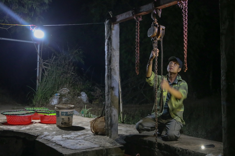 Hải Dương: Chong đèn đi săn lộc trời, kiếm hàng chục triệu mỗi đêm - 4 Hải Dương: Chong đèn đi săn lộc trời, kiếm hàng chục triệu mỗi đêm - 4