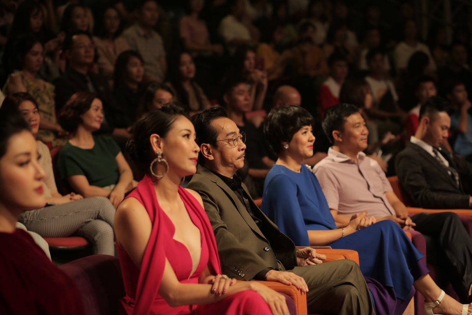 Sinh viên khối trường kinh tế đăng quang “Mr Miss 2019” - 3 Sinh viên khối trường kinh tế đăng quang “Mr Miss 2019” - 3