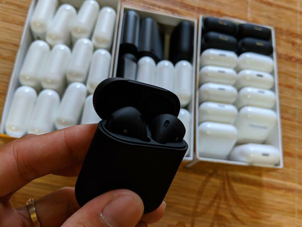 Cảnh giác tai nghe AirPod 2 nhái ồ ạt tràn về Việt Nam - 2 Cảnh giác tai nghe AirPod 2 nhái ồ ạt tràn về Việt Nam - 2