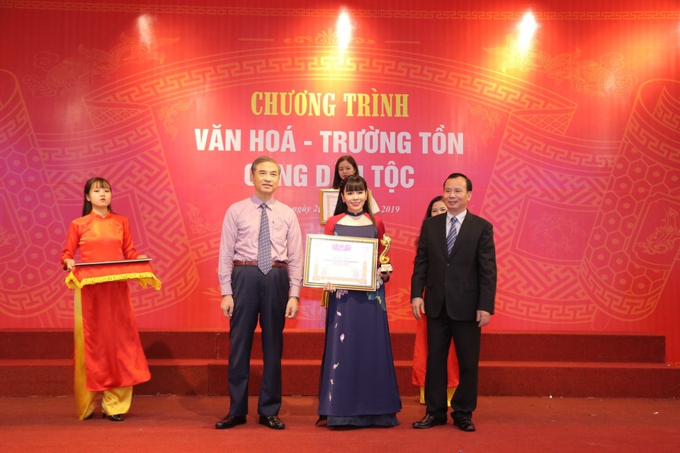 Phạm Bích Thủy - Nữ doanh nhân văn hóa tiêu biểu thời kỳ hội nhập quốc tế - 1 Phạm Bích Thủy - Nữ doanh nhân văn hóa tiêu biểu thời kỳ hội nhập quốc tế - 1