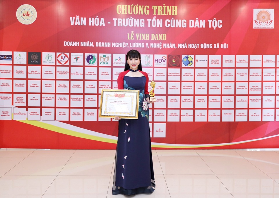 Phạm Bích Thủy - Nữ doanh nhân văn hóa tiêu biểu thời kỳ hội nhập quốc tế - 2 Phạm Bích Thủy - Nữ doanh nhân văn hóa tiêu biểu thời kỳ hội nhập quốc tế - 2