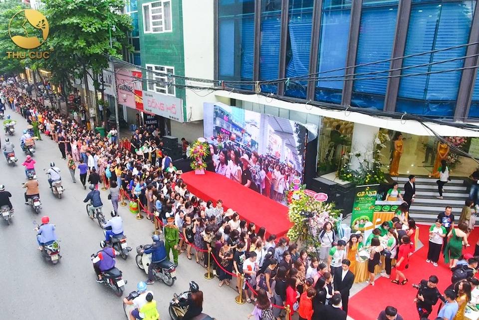 Hơn 5.000 nghìn khách hàng tham dự khai trương Thu Cúc Mega Beauty Center Cầu Giấy - 2 Hơn 5.000 nghìn khách hàng tham dự khai trương Thu Cúc Mega Beauty Center Cầu Giấy - 2