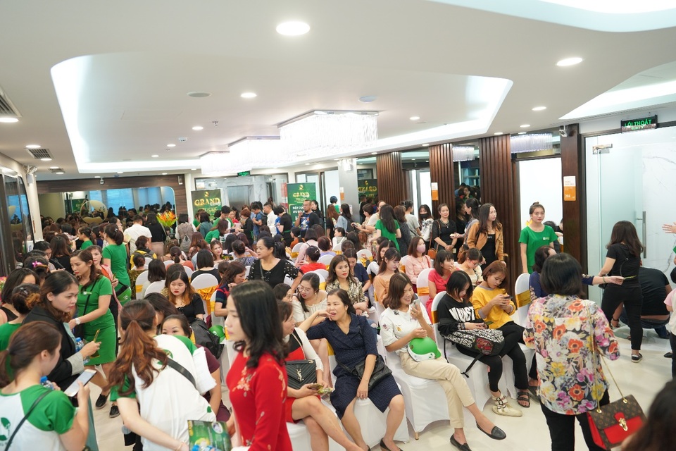 Hơn 5.000 nghìn khách hàng tham dự khai trương Thu Cúc Mega Beauty Center Cầu Giấy - 3 Hơn 5.000 nghìn khách hàng tham dự khai trương Thu Cúc Mega Beauty Center Cầu Giấy - 3