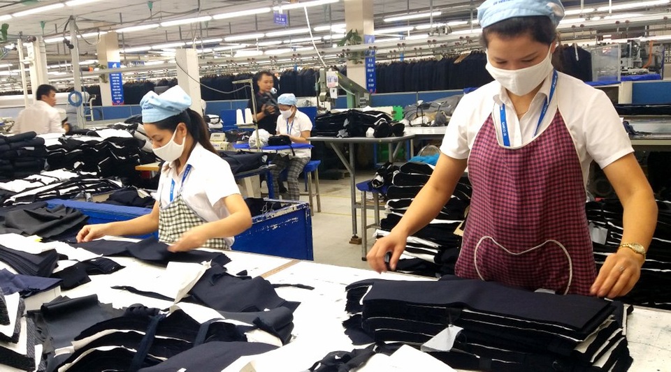 Doanh nghiệp phải “lách” luật để làm thêm giờ, vậy sao phải giảm giờ làm? - 1 Doanh nghiệp phải “lách” luật để làm thêm giờ, vậy sao phải giảm giờ làm? - 1
