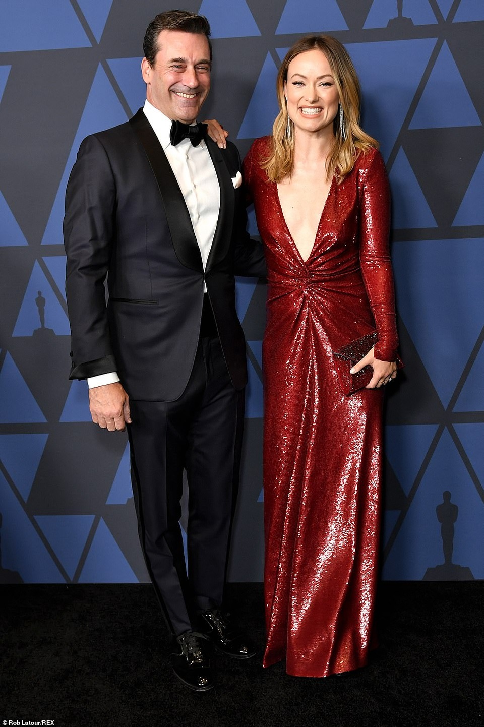 Jennifer Lopez đẹp rực rỡ với váy vàng - 5