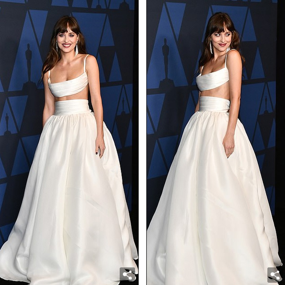 Jennifer Lopez đẹp rực rỡ với váy vàng - 12