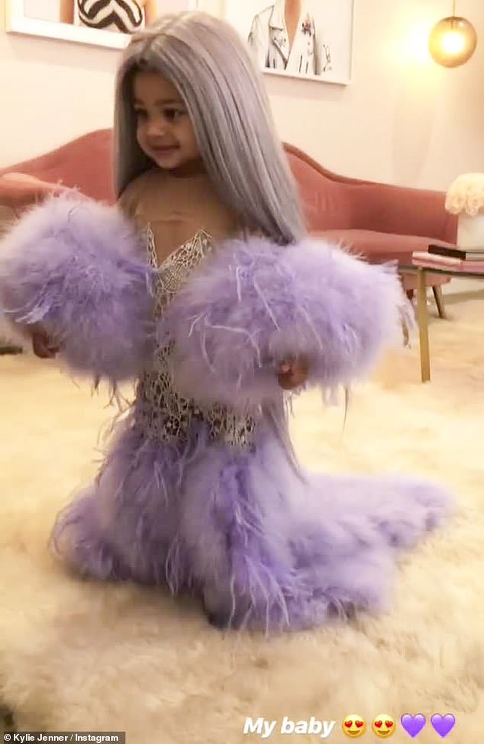 Con gái Kylie Jenner làm bản sao nhí đáng yêu của mẹ - 1 Con gái Kylie Jenner làm bản sao nhí đáng yêu của mẹ - 1