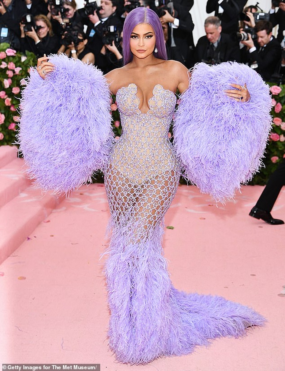 Kylie Jenner bốc lửa dự tiệc hóa trang - 7 Kylie Jenner bốc lửa dự tiệc hóa trang - 7