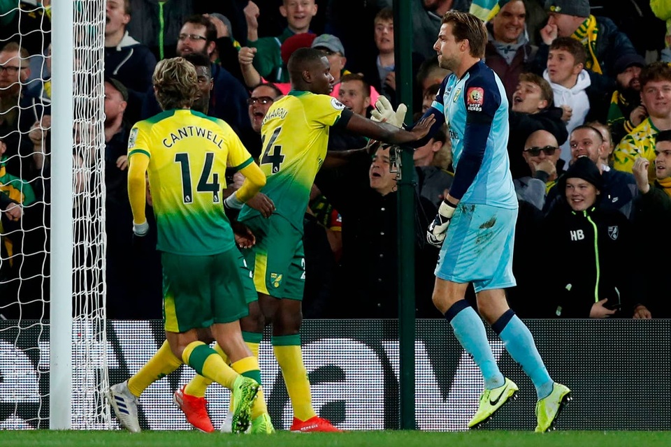 Những khoảnh khắc thắng tưng bừng của Man Utd trên sân Norwich - 14 Những khoảnh khắc thắng tưng bừng của Man Utd trên sân Norwich - 14