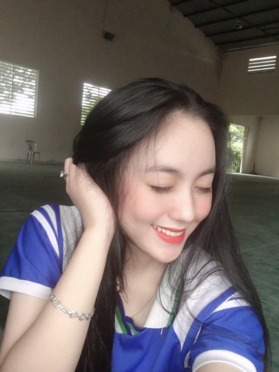 Nữ sinh Đà Nẵng 17 tuổi được khen xinh giống Địch Lệ Nhiệt Ba - 5 Nữ sinh Đà Nẵng 17 tuổi được khen xinh giống Địch Lệ Nhiệt Ba - 5
