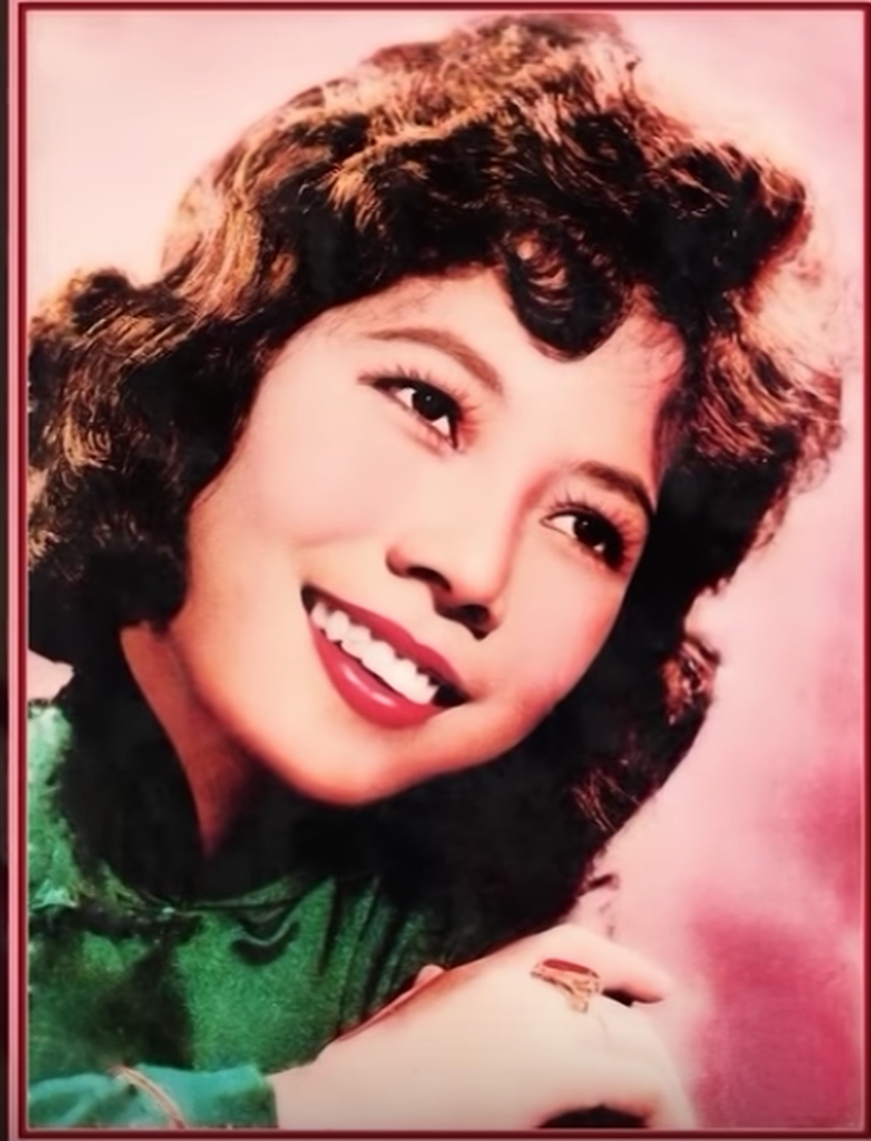 Danh ca Phương Dung khiến khán giả sững sờ trước vẻ đẹp ở tuổi U80 - 5