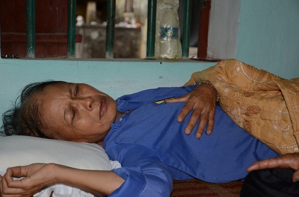 Cụ bà tuổi 90 thèm một bữa cơm có thịt trước khi nhắm mắt, nghe mà nhói lòng! - 3 Cụ bà tuổi 90 thèm một bữa cơm có thịt trước khi nhắm mắt, nghe mà nhói lòng! - 3