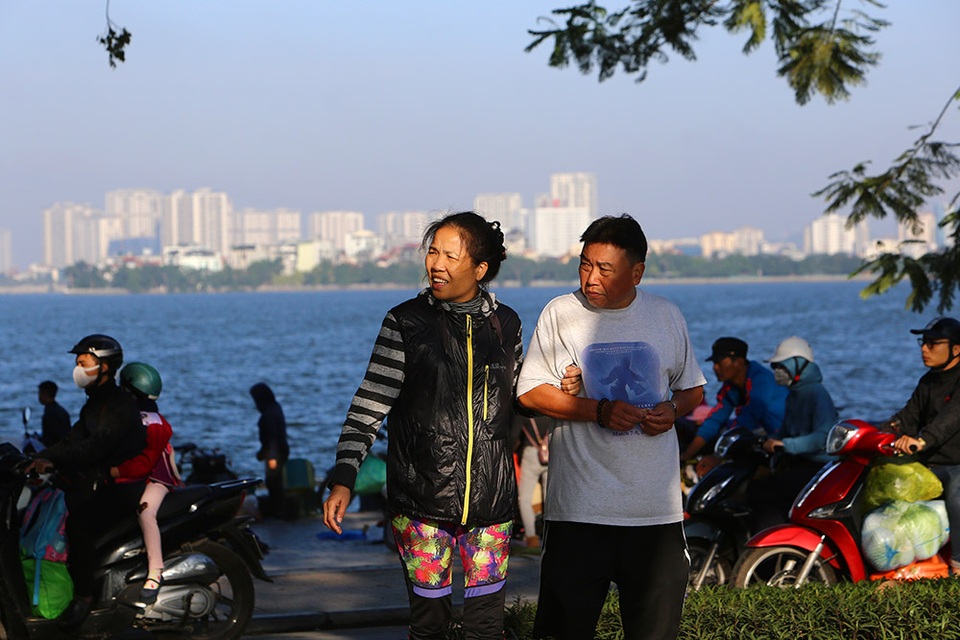 Buổi sáng đầu đông trong vắt bên hồ tự nhiên lớn nhất Hà Nội - 2 Buổi sáng đầu đông trong vắt bên hồ tự nhiên lớn nhất Hà Nội - 2