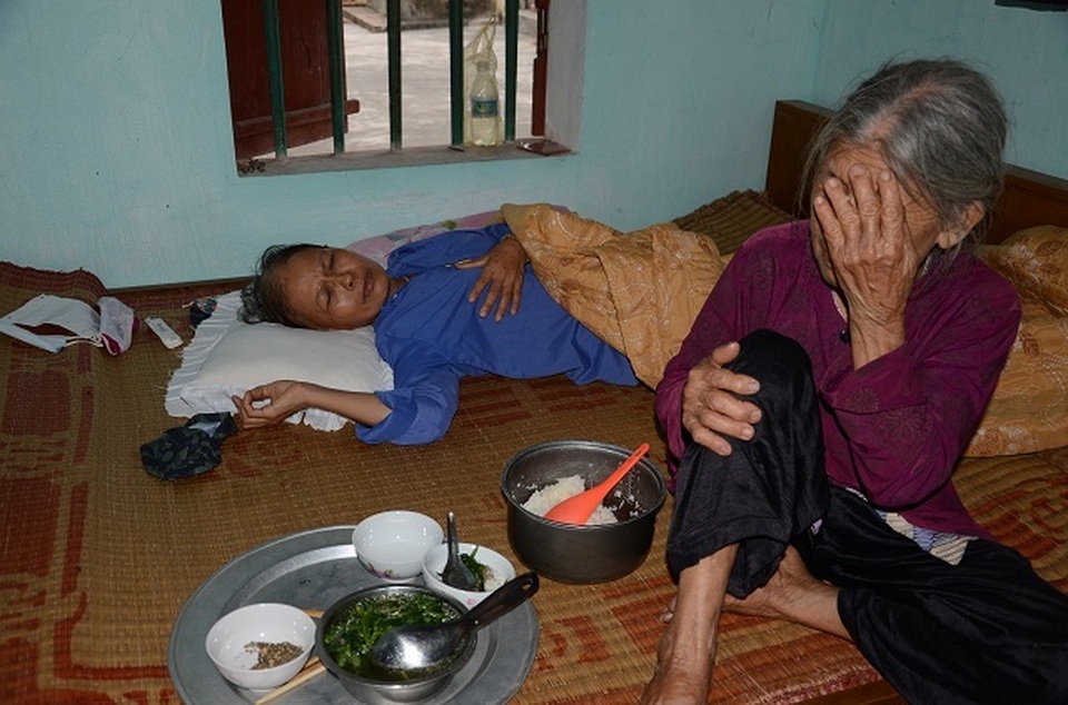 Cụ bà tuổi 90 thèm một bữa cơm có thịt trước khi nhắm mắt, nghe mà nhói lòng! - 6 Cụ bà tuổi 90 thèm một bữa cơm có thịt trước khi nhắm mắt, nghe mà nhói lòng! - 6