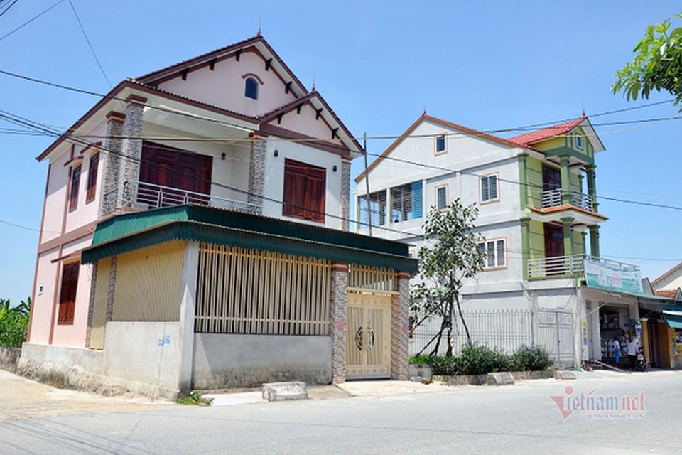 Ác mộng của người đàn ông Hà Tĩnh 7 lần chui bám container sang Anh - 2 Ác mộng của người đàn ông Hà Tĩnh 7 lần chui bám container sang Anh - 2