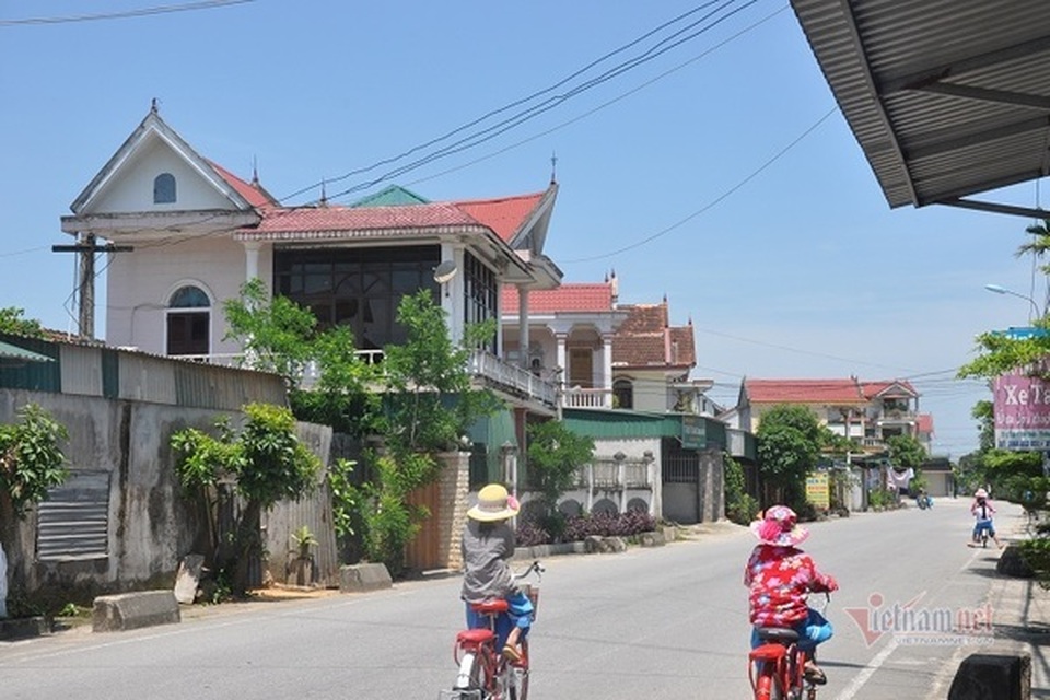 Ác mộng của người đàn ông Hà Tĩnh 7 lần chui bám container sang Anh - 4 Ác mộng của người đàn ông Hà Tĩnh 7 lần chui bám container sang Anh - 4