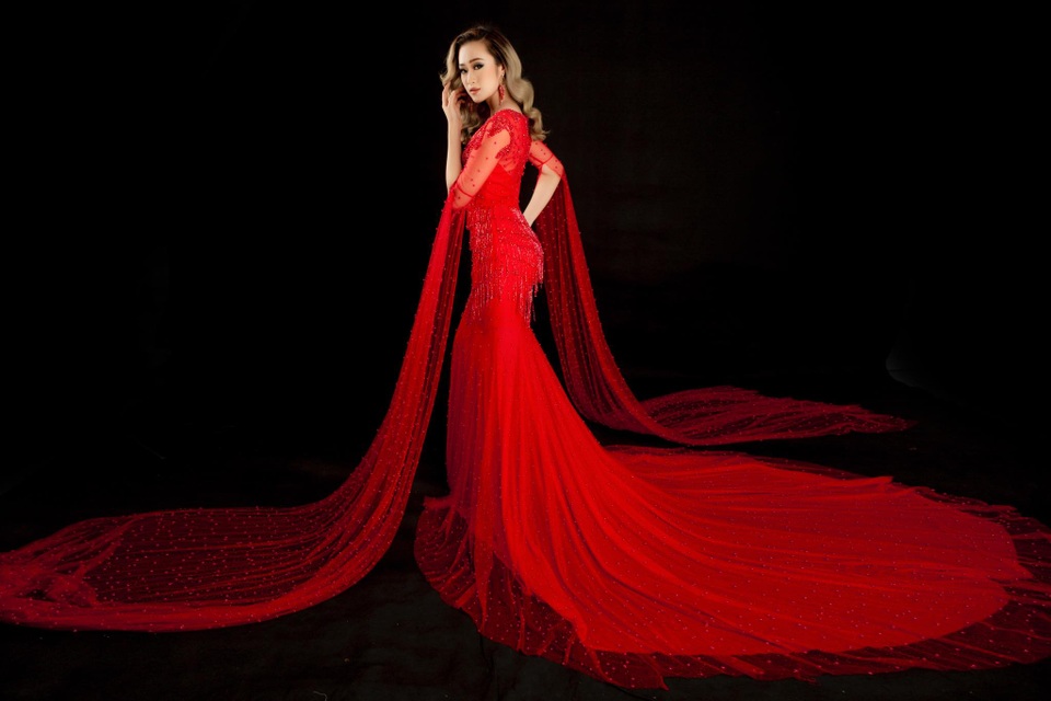 Anika Trinh Trinh lộng lẫy với váy đỏ - 1 Anika Trinh Trinh lộng lẫy với váy đỏ - 1