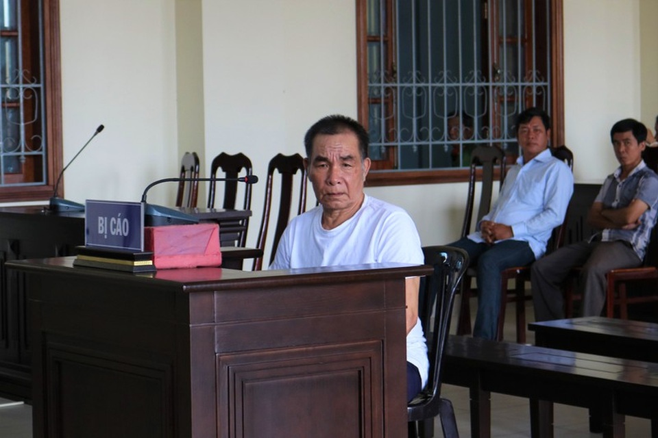 Giết người giấu xác, cụ ông 74 tuổi lĩnh án chung thân - 1