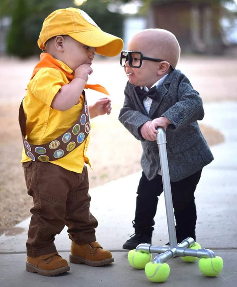 Những bộ trang phục Halloween đầy hài hước khiến dân mạng “cười nghiêng ngả” - 9 Những bộ trang phục Halloween đầy hài hước khiến dân mạng “cười nghiêng ngả” - 9