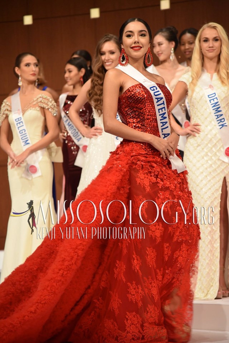 Tường San và mỹ nhân Hoa hậu Quốc tế 2019 khoe sắc tại Nhật Bản - 16 Tường San và mỹ nhân Hoa hậu Quốc tế 2019 khoe sắc tại Nhật Bản - 16