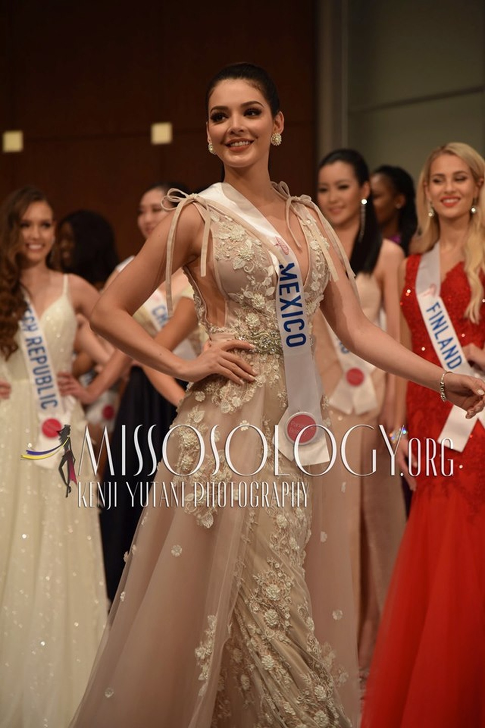 Tường San và mỹ nhân Hoa hậu Quốc tế 2019 khoe sắc tại Nhật Bản - 31 Tường San và mỹ nhân Hoa hậu Quốc tế 2019 khoe sắc tại Nhật Bản - 31