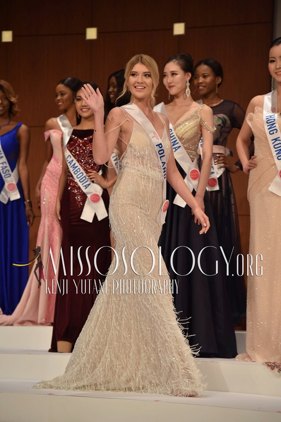 Tường San và mỹ nhân Hoa hậu Quốc tế 2019 khoe sắc tại Nhật Bản - 20 Tường San và mỹ nhân Hoa hậu Quốc tế 2019 khoe sắc tại Nhật Bản - 20