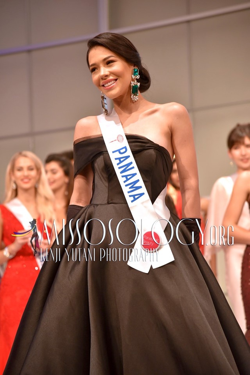 Tường San và mỹ nhân Hoa hậu Quốc tế 2019 khoe sắc tại Nhật Bản - 35 Tường San và mỹ nhân Hoa hậu Quốc tế 2019 khoe sắc tại Nhật Bản - 35
