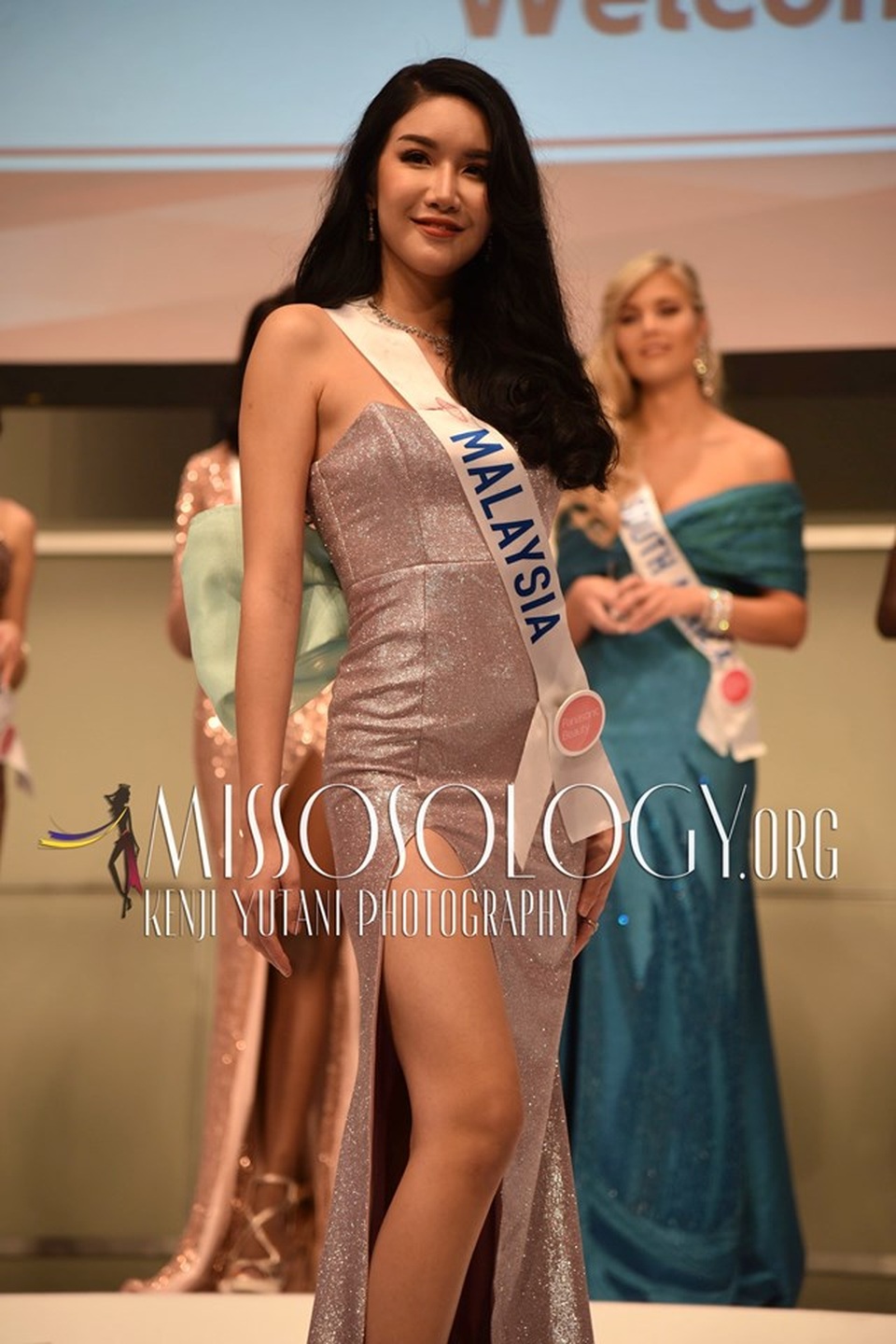 Tường San và mỹ nhân Hoa hậu Quốc tế 2019 khoe sắc tại Nhật Bản - 27 Tường San và mỹ nhân Hoa hậu Quốc tế 2019 khoe sắc tại Nhật Bản - 27