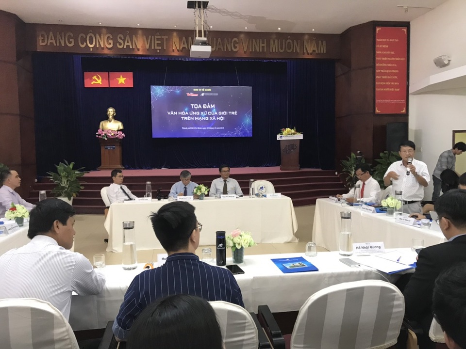 Like không phải vì thích mà like cho chết! - 1 Like không phải vì thích mà like cho chết! - 1