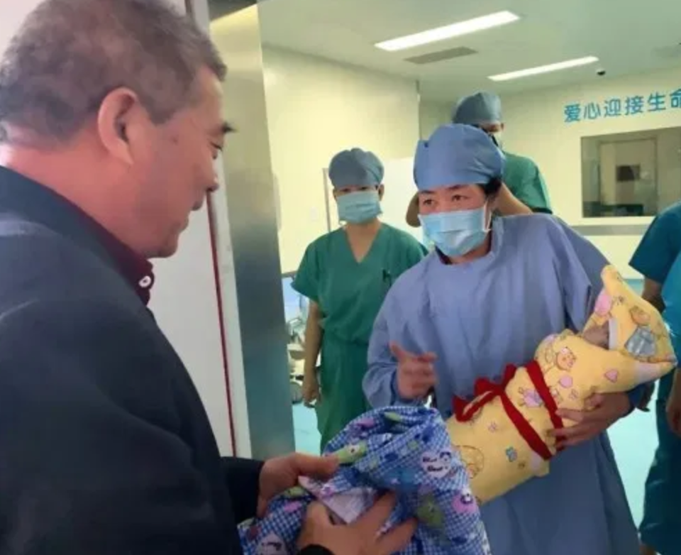 Sản phụ 67 tuổi sinh con: Thụ thai theo cách hoàn toàn tự nhiên - 3