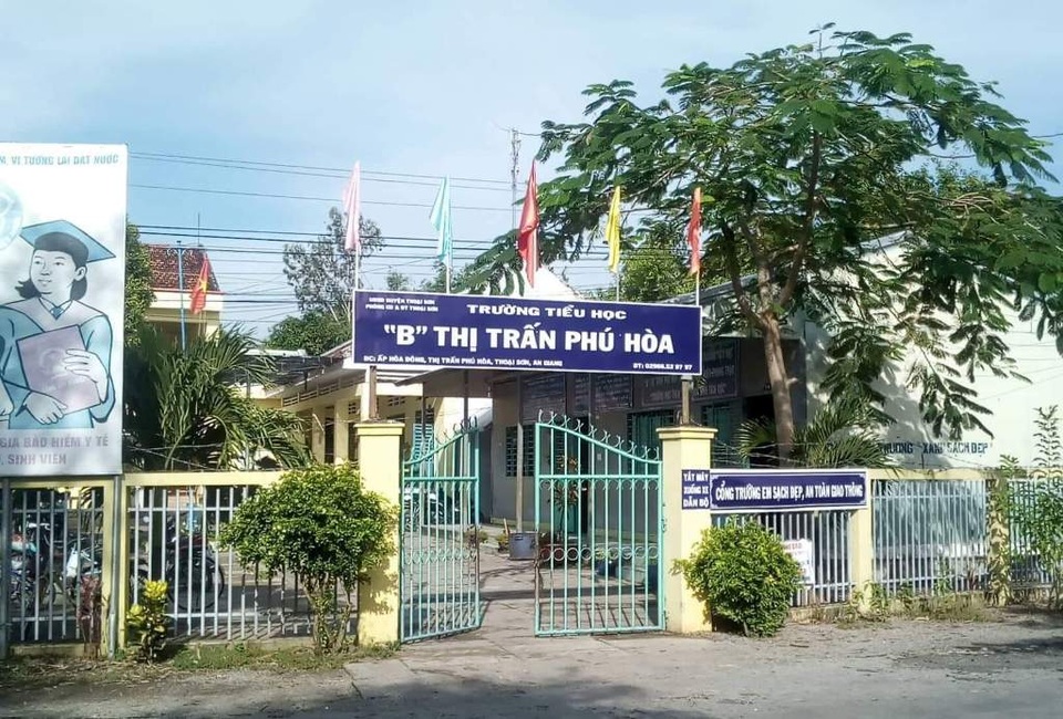 Xôn xao tin phụ huynh xin cho con xuống lớp 1: Khảo sát năng lực học sinh - 1 Xôn xao tin phụ huynh xin cho con xuống lớp 1: Khảo sát năng lực học sinh - 1