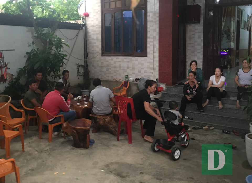 Một gia đình ở Quảng Bình báo người thân mất tích trên đường sang Anh - 2 Một gia đình ở Quảng Bình báo người thân mất tích trên đường sang Anh - 2