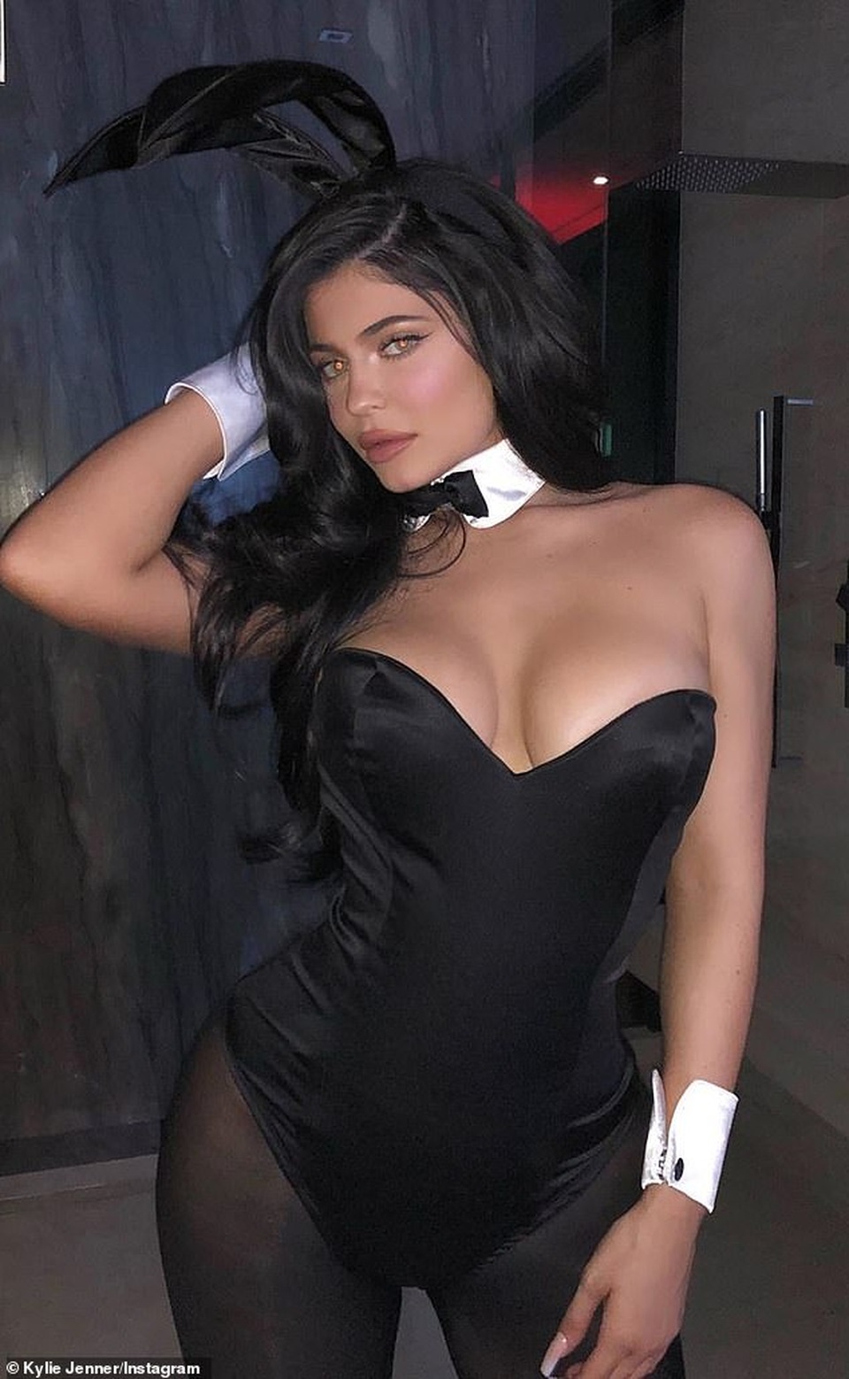 Kylie Jenner bốc lửa dự tiệc hóa trang - 1 Kylie Jenner bốc lửa dự tiệc hóa trang - 1