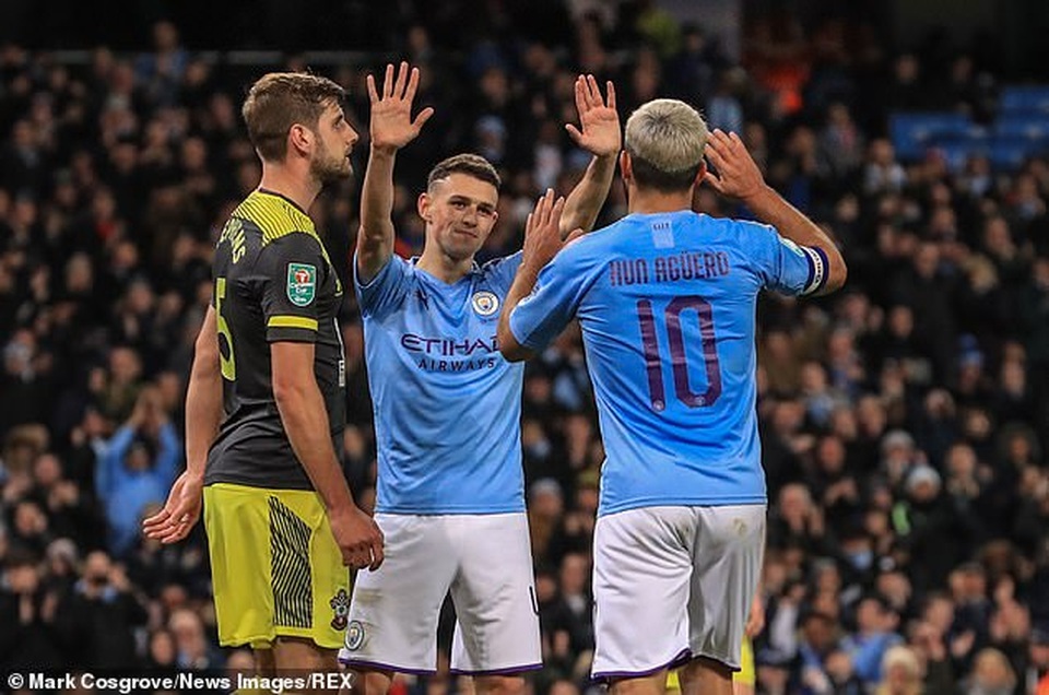 Aguero lập cú đúp, Man City dễ dàng hạ gục Southampton - 3 Aguero lập cú đúp, Man City dễ dàng hạ gục Southampton - 3