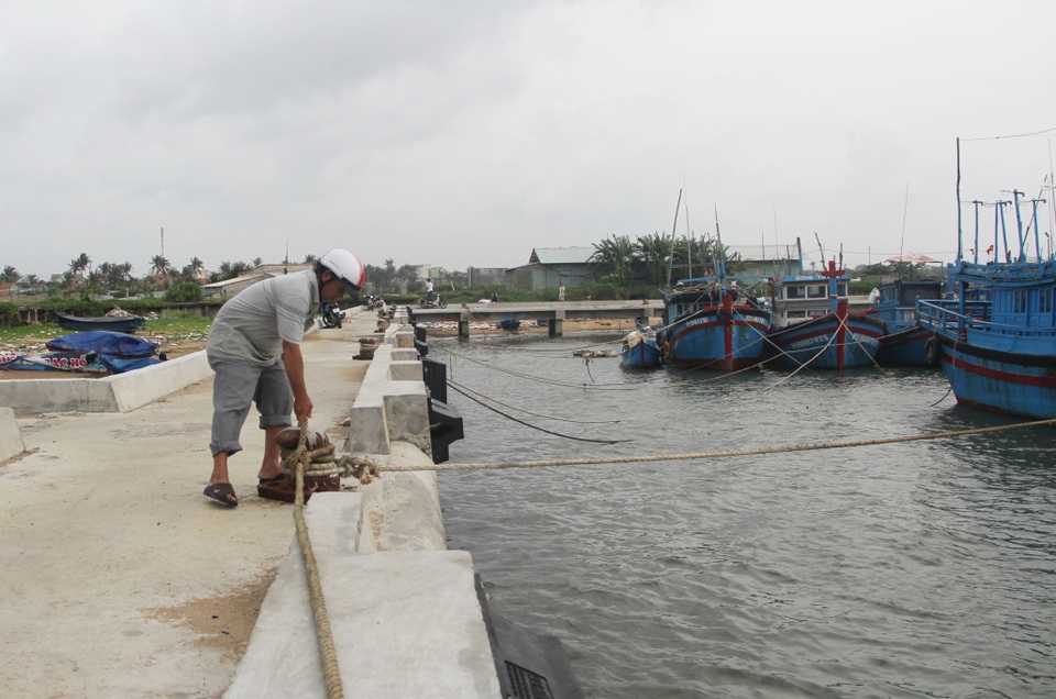 Phú Yên, Ninh Thuận hối hả phòng chống bão số 5 - 2 Phú Yên, Ninh Thuận hối hả phòng chống bão số 5 - 2