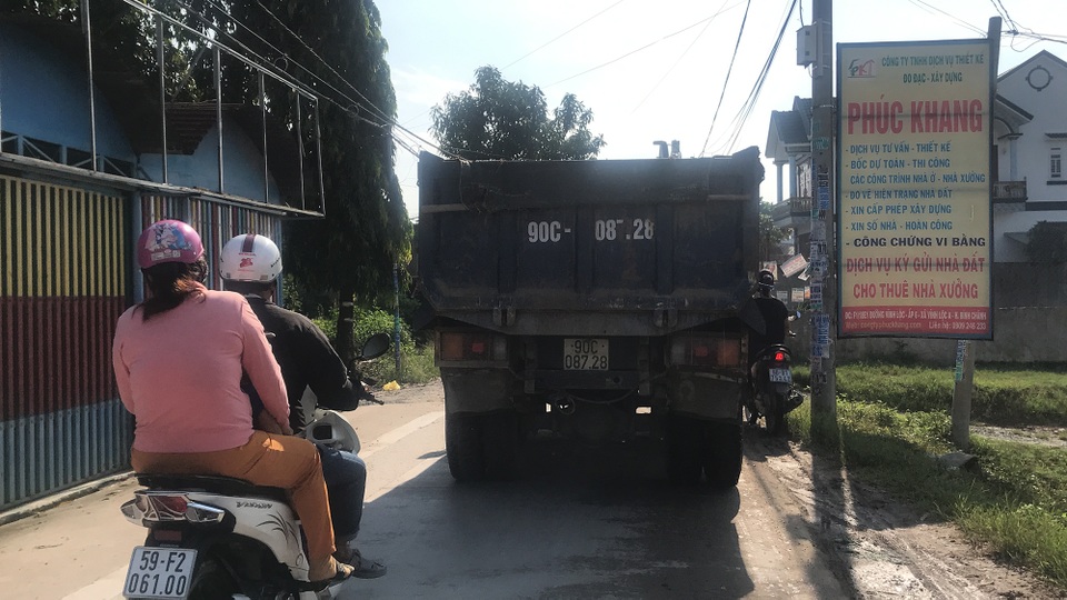 Chuẩn bị hoá giải con đường đau khổ Nữ Dân Công sau loạt bài phản ánh của Dân trí - 8 Chuẩn bị hoá giải con đường đau khổ Nữ Dân Công sau loạt bài phản ánh của Dân trí - 8