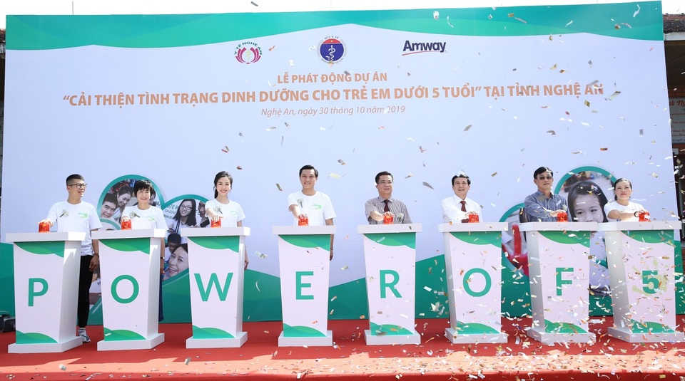 Amway cung cấp miễn phí hơn 1 triệu hộp Nutrilite Little Bits cho trẻ em Nghệ An và Hà Giang - 1 Amway cung cấp miễn phí hơn 1 triệu hộp Nutrilite Little Bits cho trẻ em Nghệ An và Hà Giang - 1